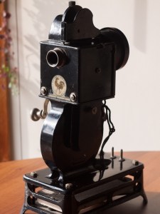 パテ・ベビー映写機 A型 00