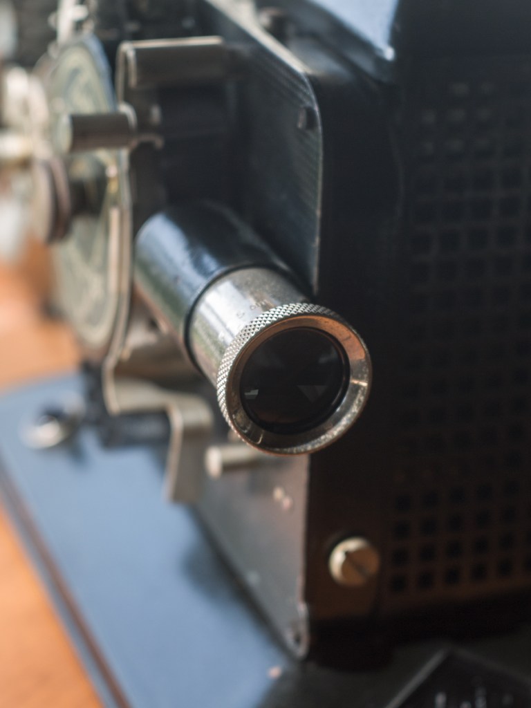 Agfa Record 16mm Projector 01