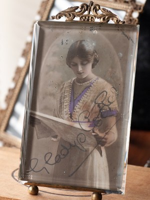 Gladys Cooper 1914 Autographed Postcard