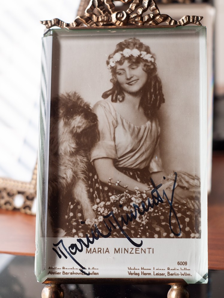 Maria Minzenti (Mindzenty) c1920 Autographed Postcard