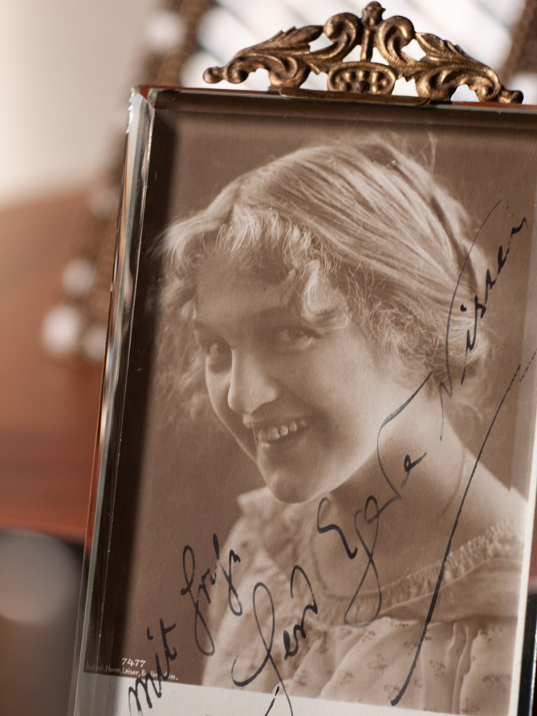 Gerd Egede-Nissen Autographed Postcard