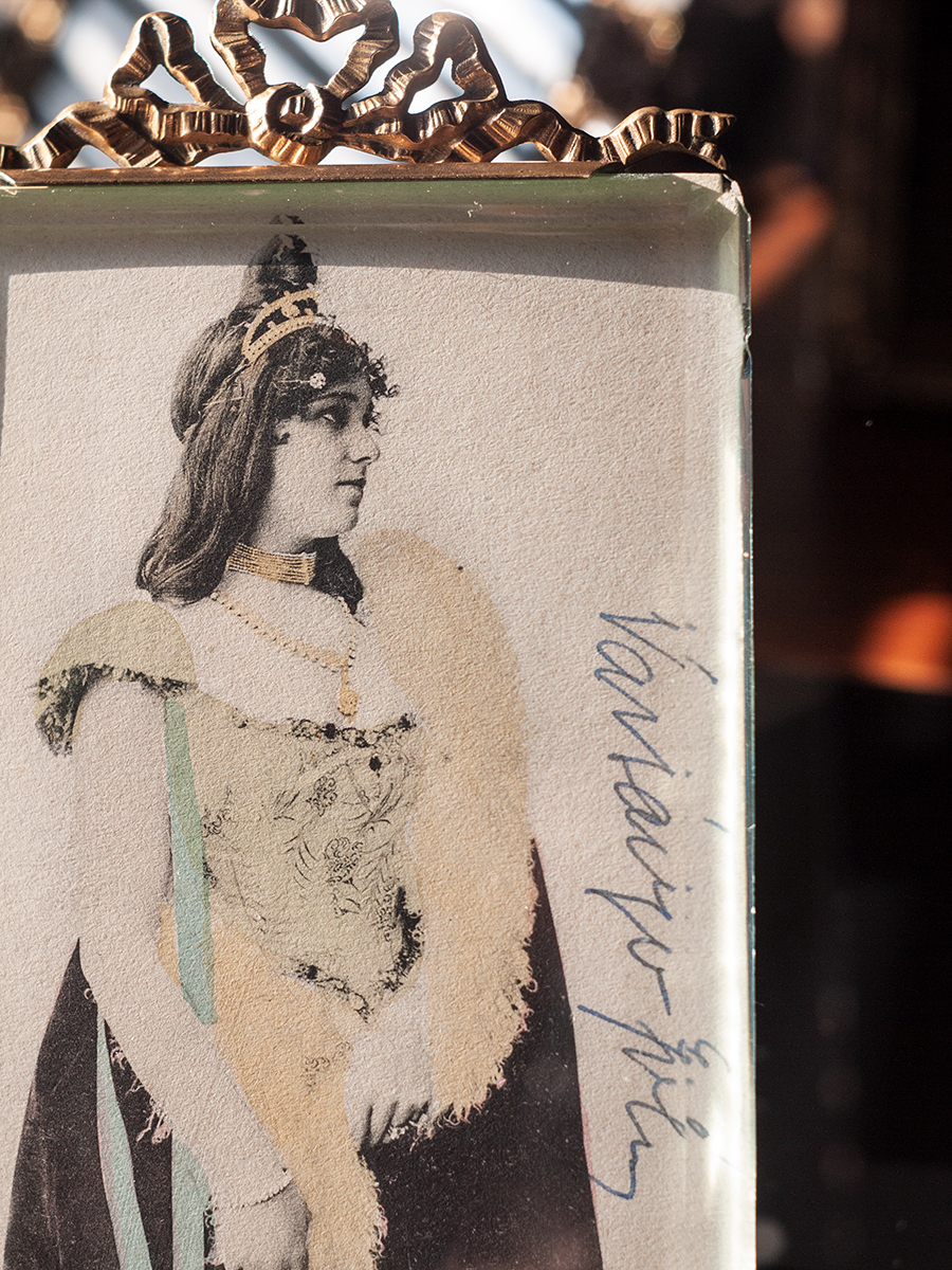 Varsányi Irén Autographed Postcard