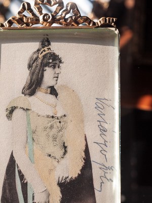 Varsányi Irén Autographed Postcard