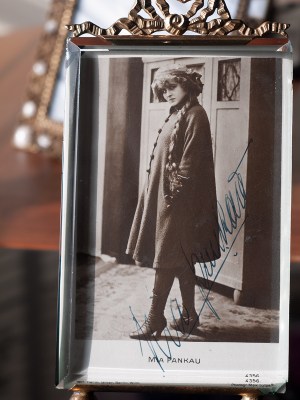 Mia Pankau Autographed Postcard