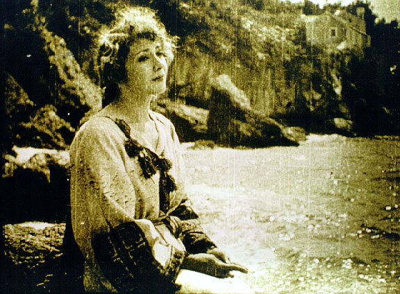 Hollay Camilla in Afrodite (1918)
