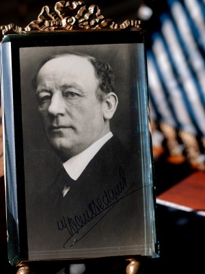 Ivan Hedqvist c1920 Autographed Postcard