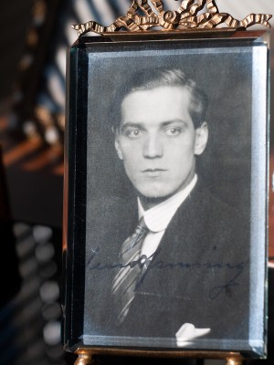 Uno Henning c1920 Autographed Postcard