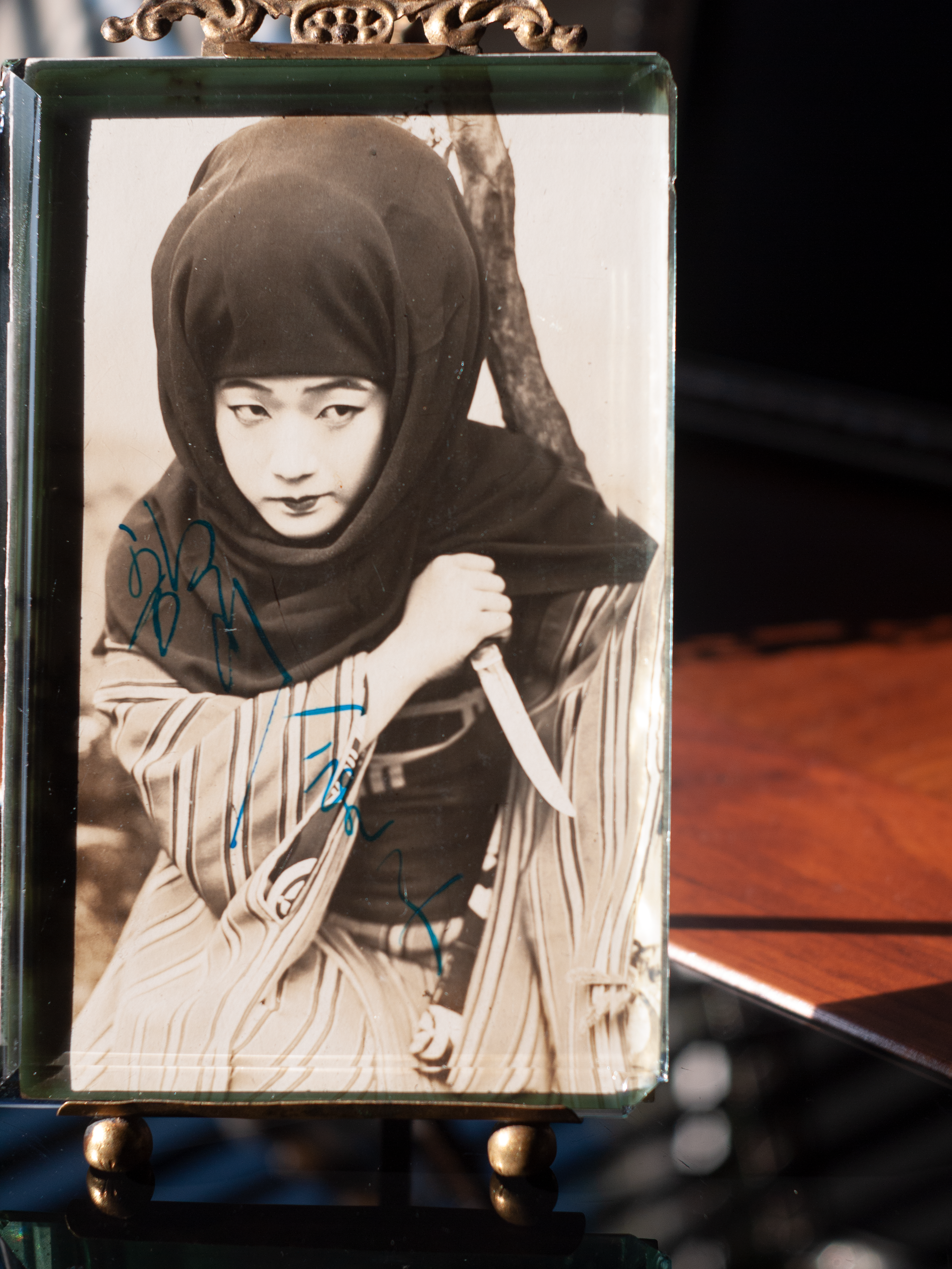 Utagawa Yaeko Autographed Postcard 01