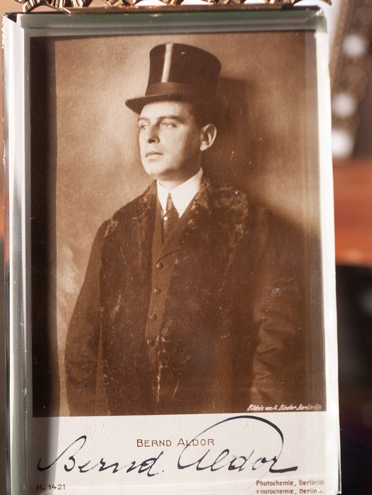 Bernd Aldor c1920 Autographed Postcard
