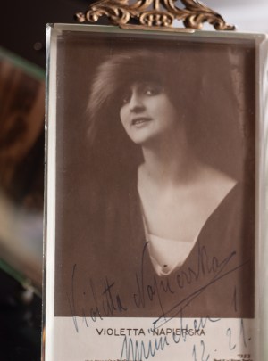 VIoletta Napierska 1921 Autographed Postcard