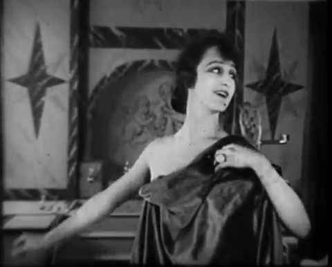 VIoletta Napierska in Der Fluch der Menschheit (1921)