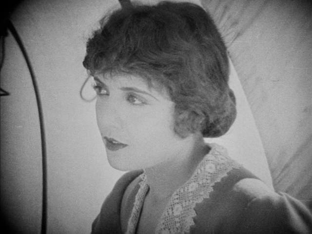 Lois Wilson in The Covered Wagon (1923)