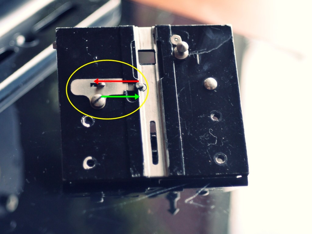 pathebaby-parts-05-back-plate-notch-mechanism